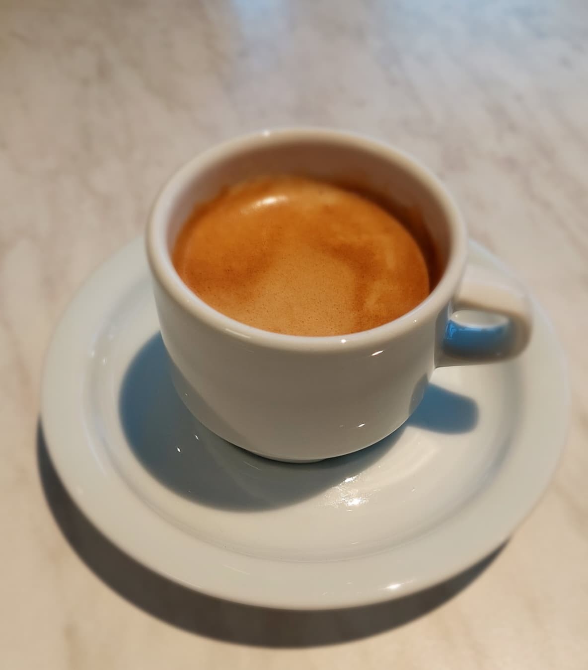 Hausgemachter doppelter Espresso zum genießen